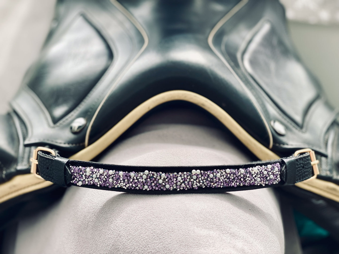 Kauhukahva -satulakoriste [musta]